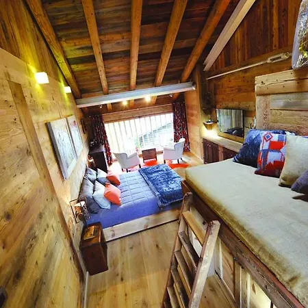 La Maison De Dolphe Chalet De Charme & Art Gallery-2